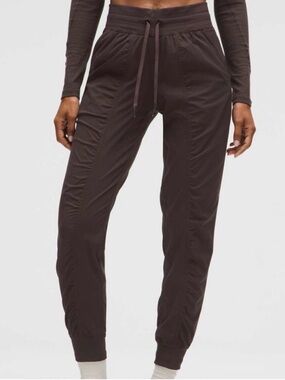 Lululemon Brown 7/8 Jogger Dance Pants
